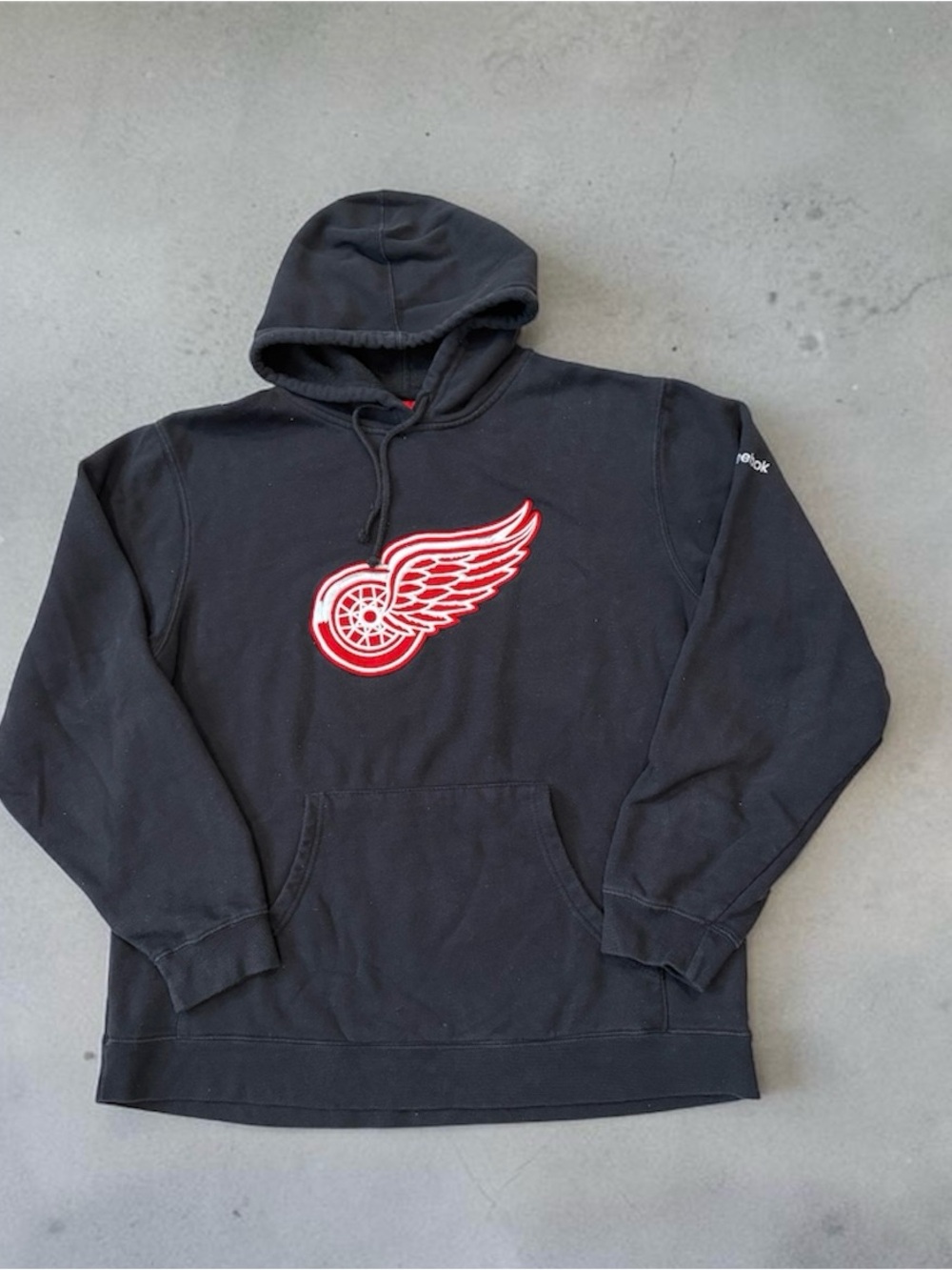 Reebok Black Hoodie with Red Detroit Wings Emblem Sz large